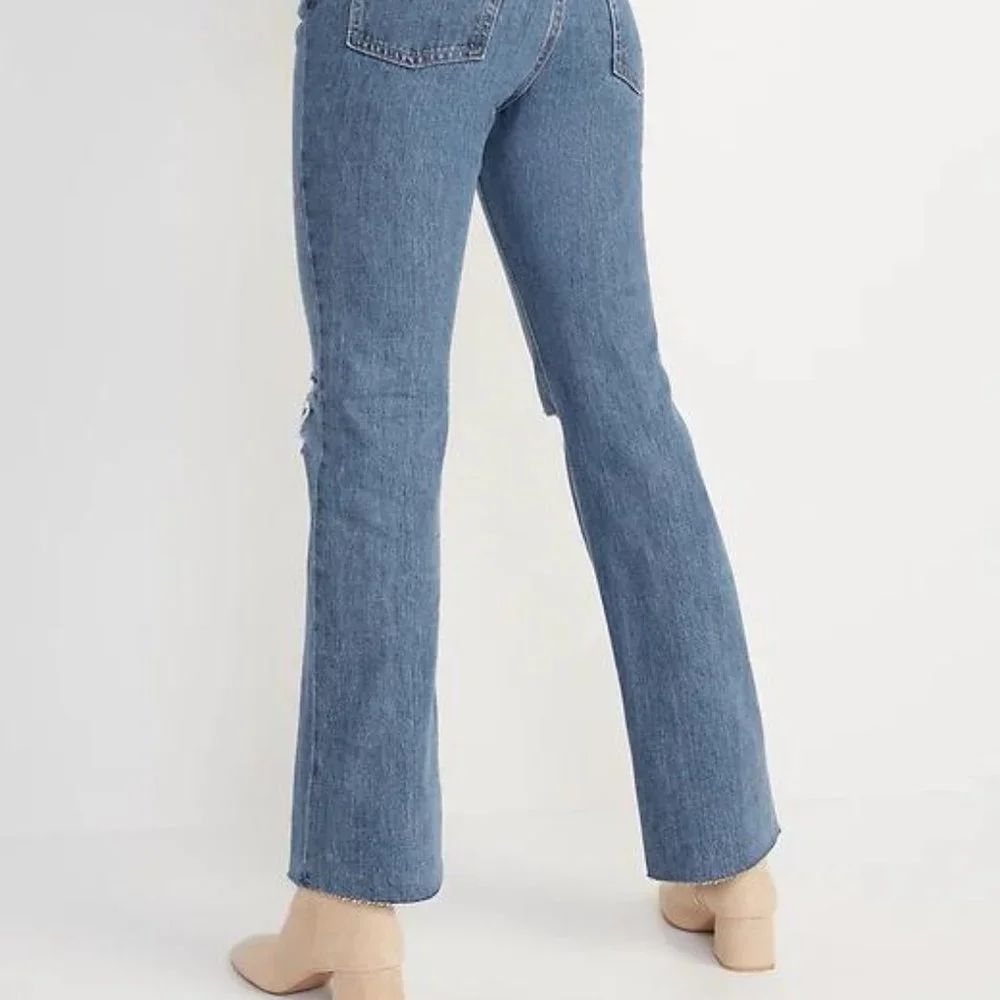 Old Navy Mid-Rise Slouchy Boot-Cut Ripped Non-Stretch Jeans for Women New - Picture 4 of 10